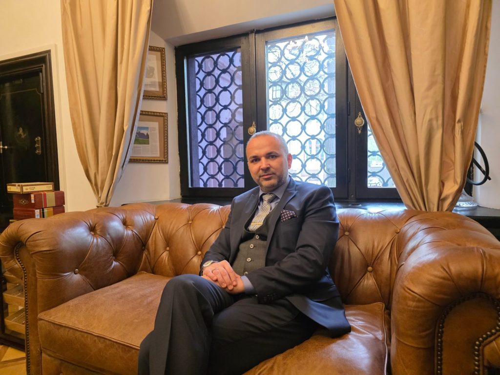 Eduard Petrescu, expert în generare de lead-uri calificate până la 90%, vorbește despre impactul Aplicației EkoGroup.ro în creșterea conversiilor B2B